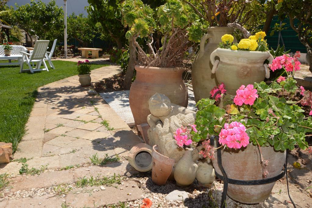Guest House Al Giardino Dei Limoni ファヴィニャーナ エクステリア 写真